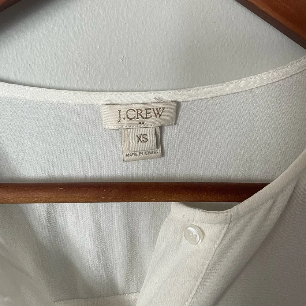 ☀️J Crew  Women’s XS White Henley